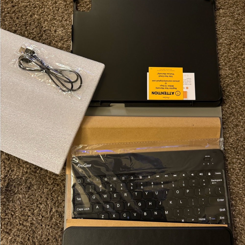 I’m selling iPad Pro 12.9 case brand new just for you